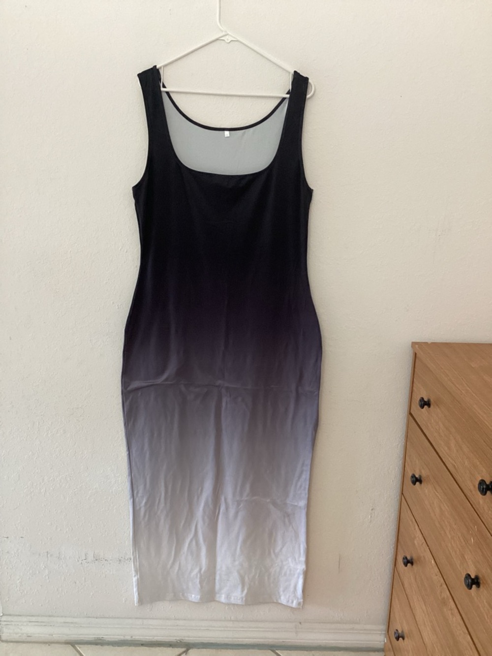 Sleeveless Ombre Bodycon Dress in Black to Light Gray